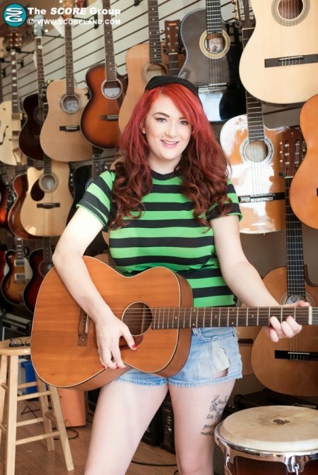 Guitar Heroine In Miami